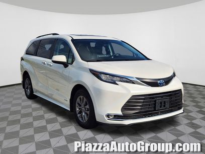 Used 2021 Toyota Sienna XLE w/ XLE Plus Package