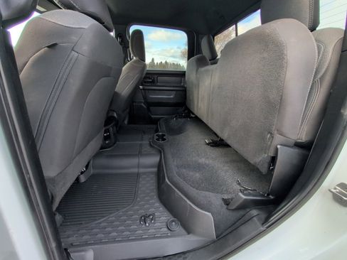 Used 2024 RAM 2500 Tradesman w/ Chrome Appearance Group image 21