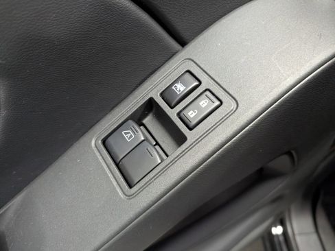 Used 2025 Nissan Frontier S w/ S Utility Package image 12