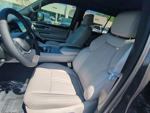 New 2026 Jeep Grand Wagoneer Limited w/ Premium Group II AWD/4WD image 22