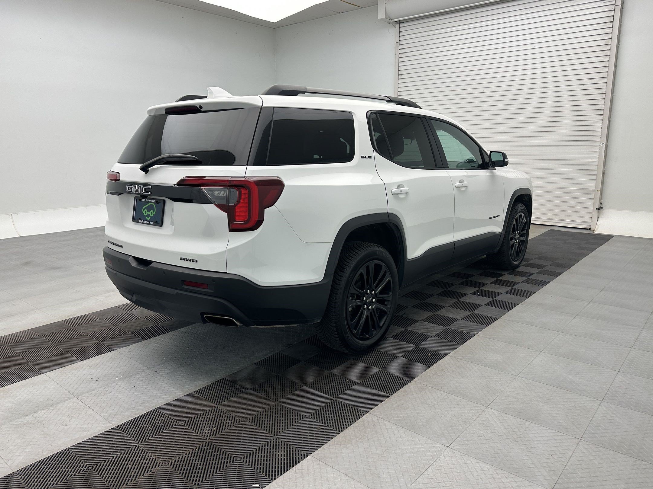 Certified 2023 GMC Acadia SLE w/ Driver Convenience Package AWD/4WD image 9
