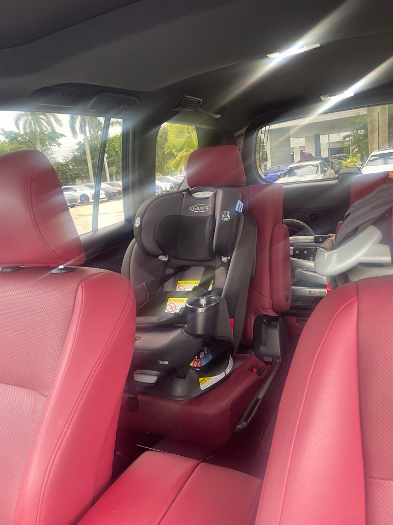 Used 2023 Lexus GX 460 Premium w/ Accessory Package AWD/4WD image 4