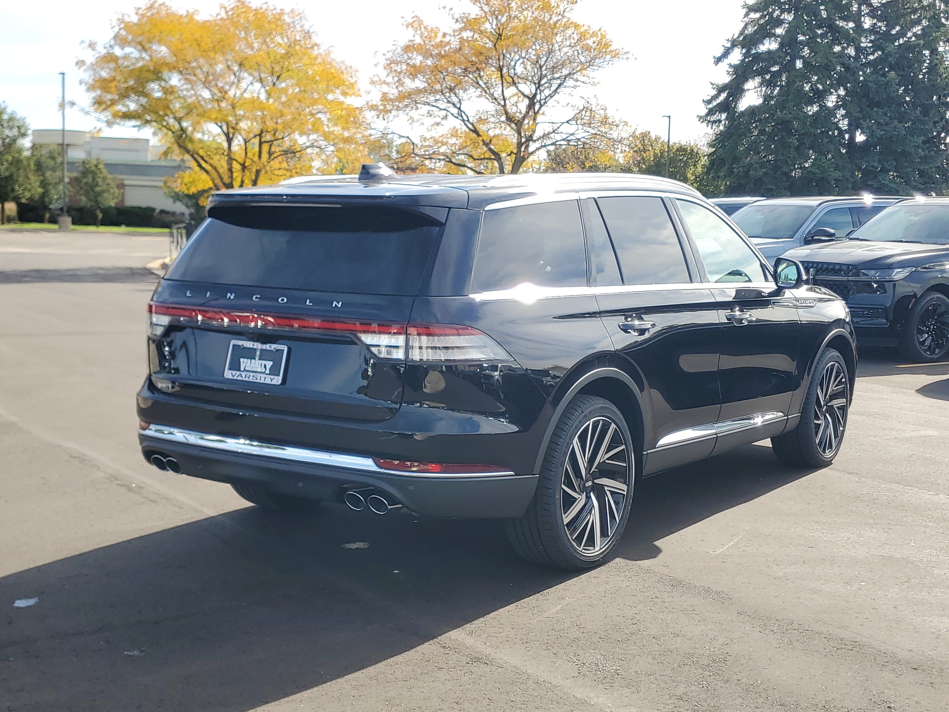 New 2027 Lincoln Aviator Reserve AWD/4WD image 4