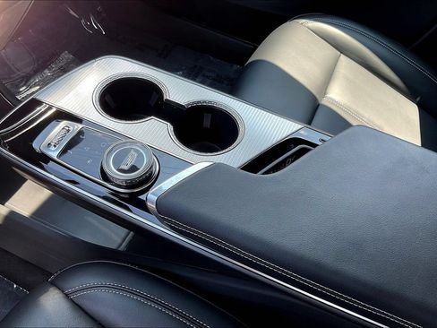 Used 2024 Cadillac Lyriq Tech RWD image 18