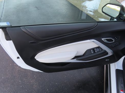 Used 2020 Chevrolet Camaro SS image 29