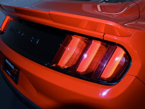Used 2015 Ford Mustang GT Premium w/ Enhanced Security Package RWD image 41
