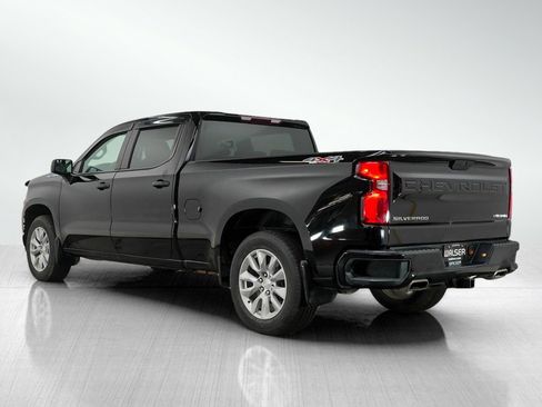 Used 2020 Chevrolet Silverado 1500 Custom w/ Custom Value Package image 3