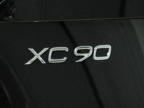 Certified 2025 Volvo XC90 B6 Ultra image 19