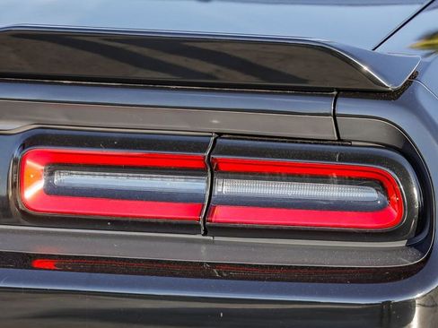 Used 2018 Dodge Challenger SXT image 10