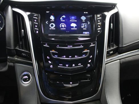 Used 2020 Cadillac Escalade ESV Platinum AWD/4WD image 36