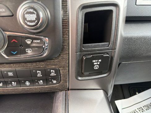 Used 2018 RAM 1500 Limited image 31