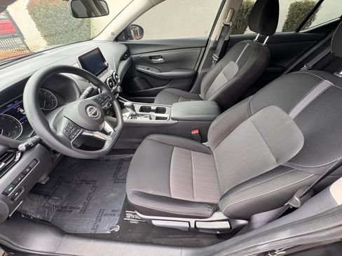 Used 2025 Nissan Sentra SV FWD image 11