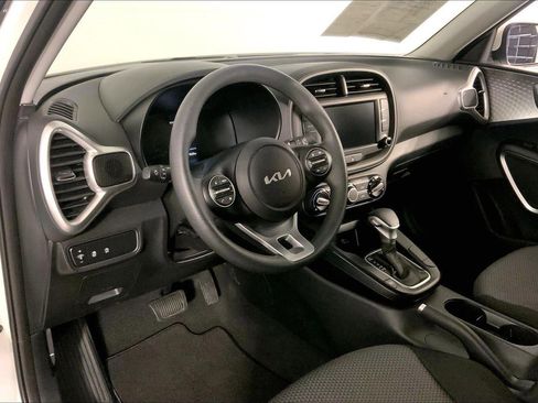 Certified 2025 Kia Soul LX FWD image 14