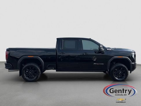 Used 2025 GMC Sierra 2500 AT4 w/ AT4 Premium Plus Package AWD/4WD image 7