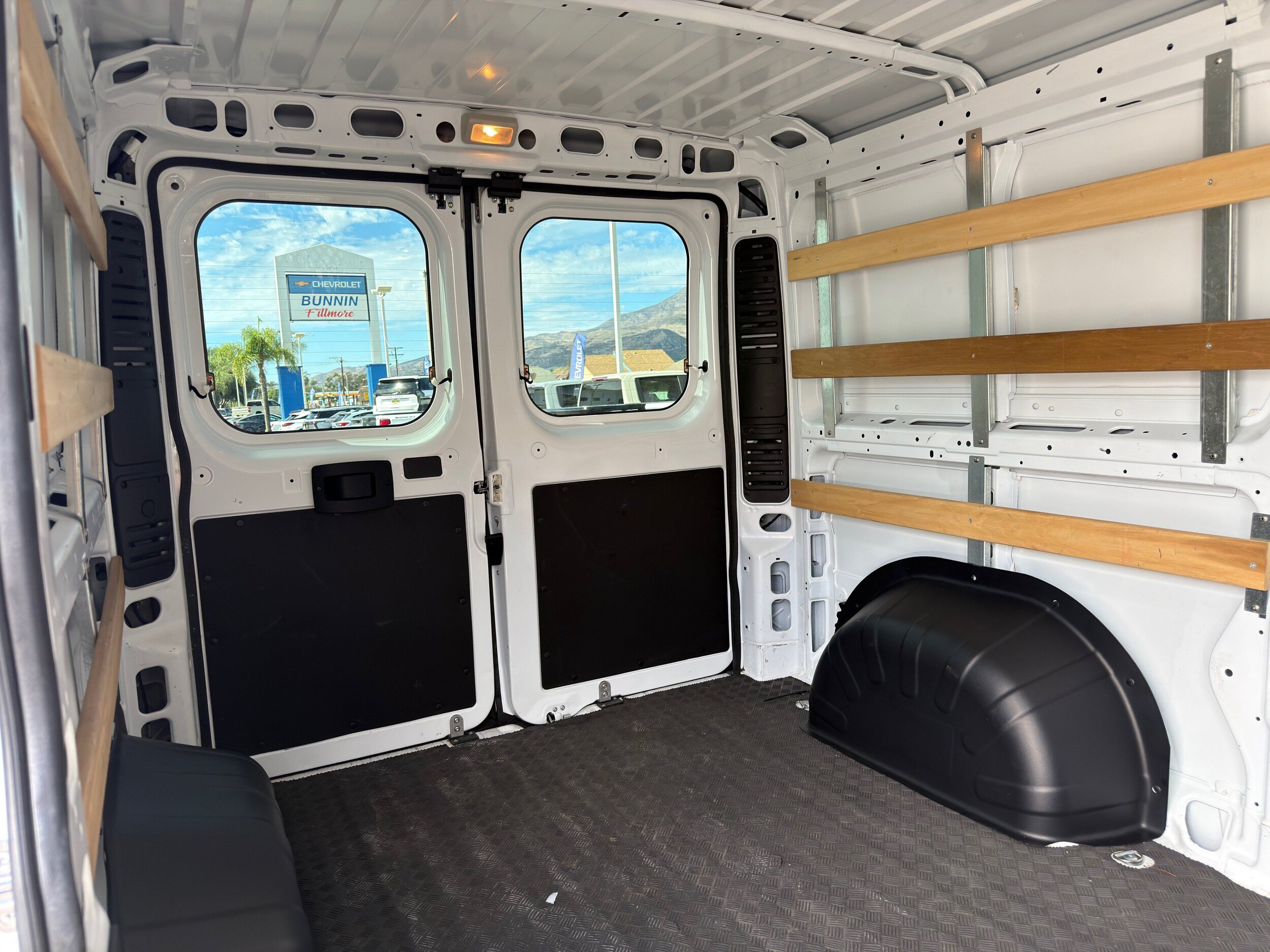 Used 2025 RAM ProMaster 2500 w/ U-Haul Equipment Group FWD image 15