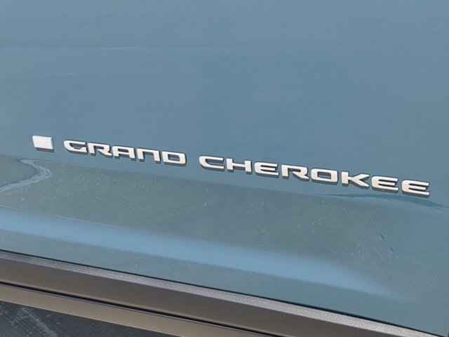 New 2027 Jeep Grand Cherokee Limited RWD image 13