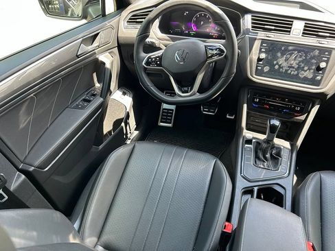 Certified 2024 Volkswagen Tiguan SE R-Line FWD image 9
