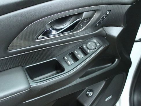 Certified 2023 Chevrolet Traverse Premier w/ LPO, Floor Liner Package image 15