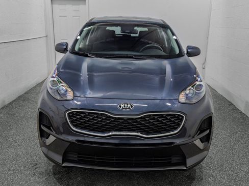 Used 2022 Kia Sportage LX image 3