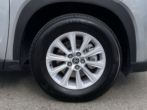 Certified 2025 Toyota Grand Highlander XLE image 12