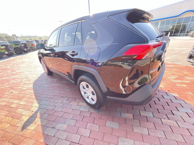 Used 2023 Toyota RAV4 LE FWD image 31
