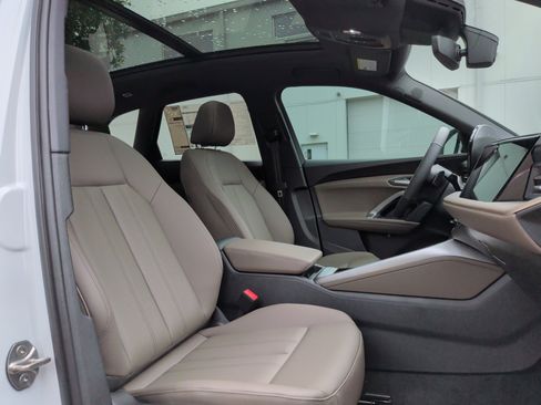 Certified 2026 Audi Q5 Premium Plus AWD/4WD image 36