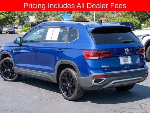 Used 2022 Volkswagen Taos SE FWD image 3