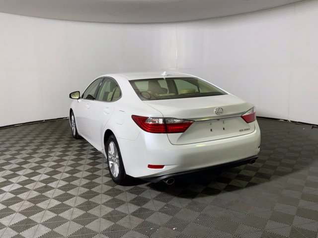 Used 2014 Lexus ES 350 w/ Premium Package FWD image 16