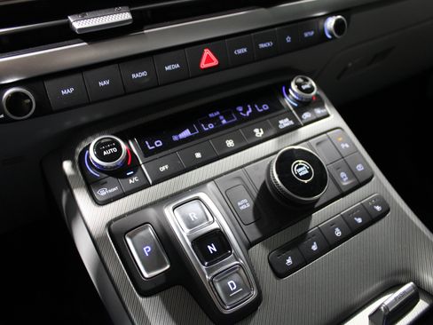 Used 2025 Hyundai Palisade SEL FWD image 16