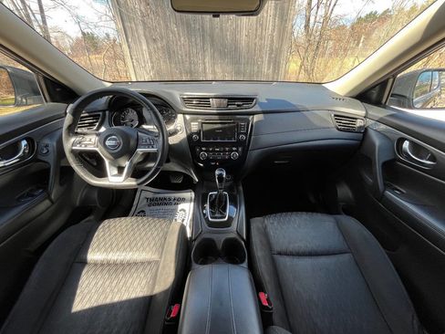 Used 2020 Nissan Rogue SV image 11