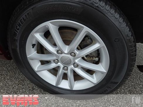 Used 2018 Dodge Grand Caravan SXT FWD image 23