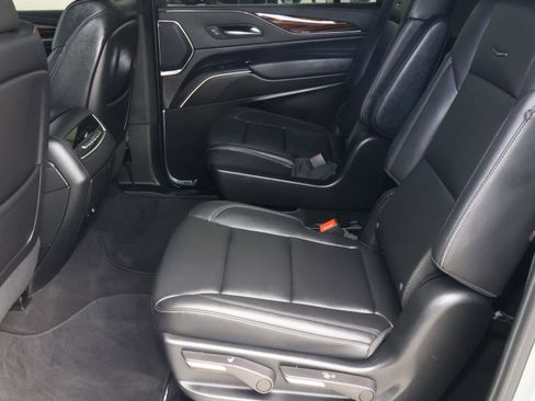 Certified 2024 Cadillac Escalade ESV Luxury image 25