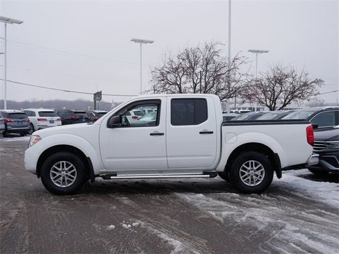 Used 2019 Nissan Frontier SV image 4