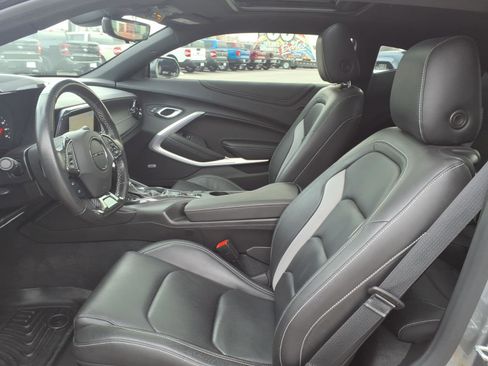 Used 2022 Chevrolet Camaro LT w/ RS Package image 10