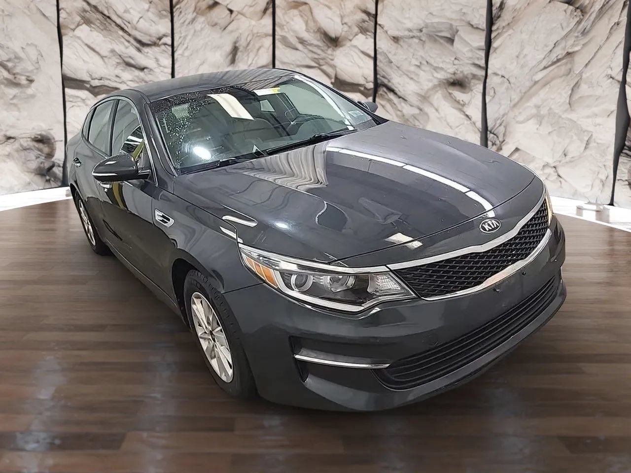 Used 2016 Kia Optima LX FWD image 1