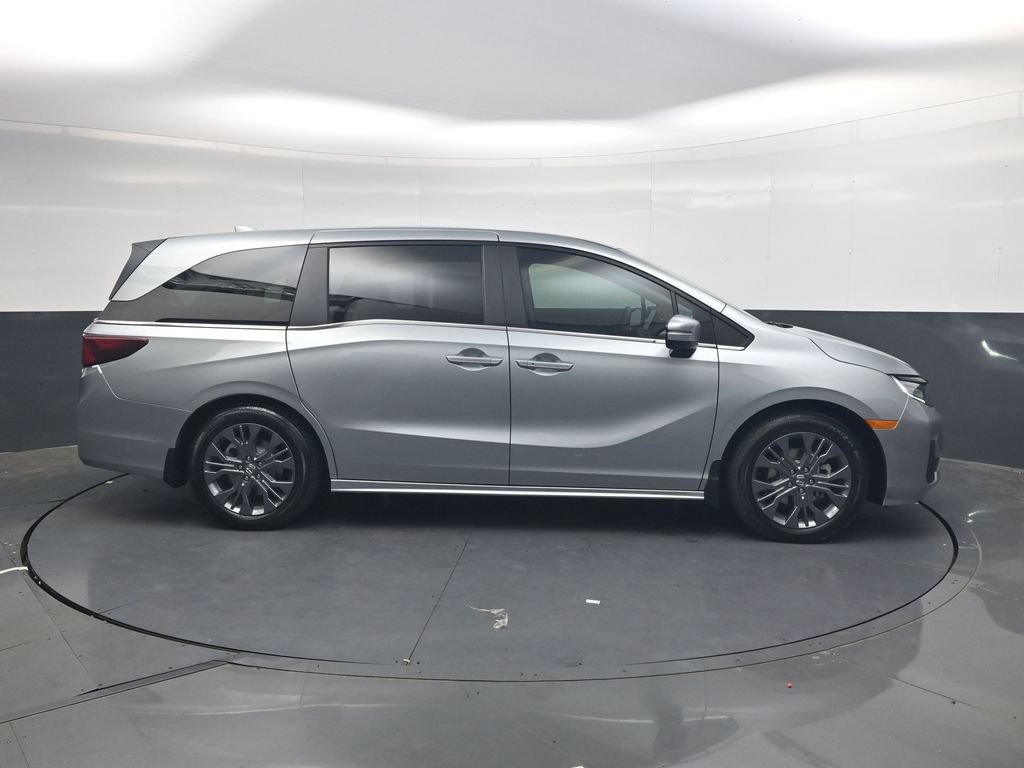 New 2027 Honda Odyssey Touring image 3