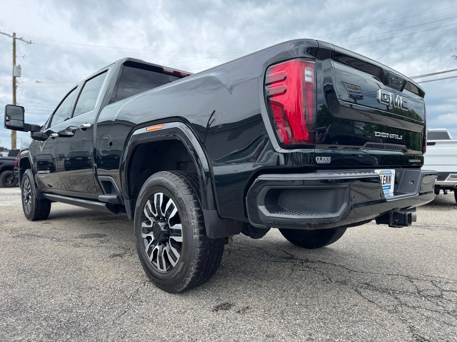 Used 2024 GMC Sierra 2500 Denali Ultimate w/ Max Trailering Package AWD/4WD image 3