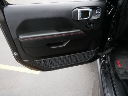 Used 2024 Jeep Wrangler Unlimited Rubicon AWD/4WD image 15