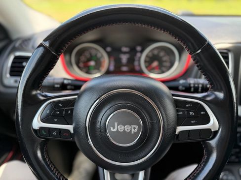 Used 2019 Jeep Compass Trailhawk image 18