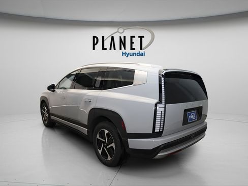 New 2026 Hyundai Ioniq 9 SE image 3