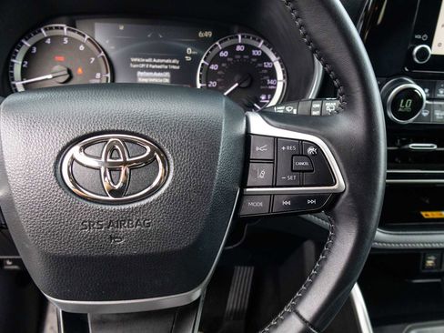 Used 2024 Toyota Highlander XLE image 47