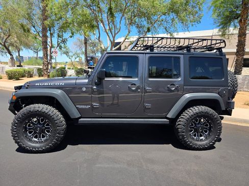 Used 2014 Jeep Wrangler Unlimited Rubicon w/ Connectivity Group AWD/4WD image 4