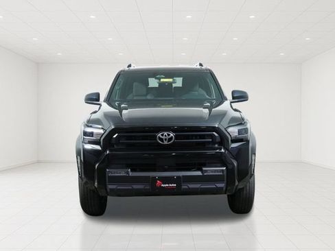 Used 2025 Toyota 4Runner SR5 AWD/4WD image 2