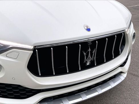 Used 2017 Maserati Levante S image 29