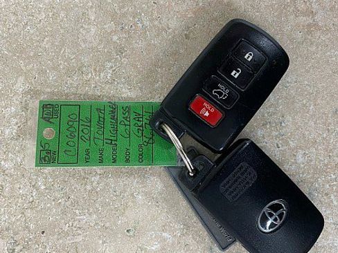 Used 2016 Toyota Highlander Limited Platinum w/ Protection Package #3 image 25