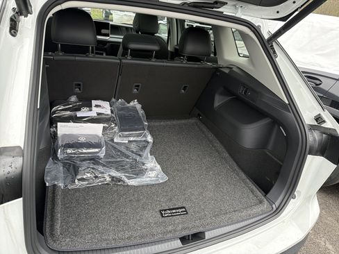 New 2026 Volkswagen Tiguan SE AWD/4WD image 24