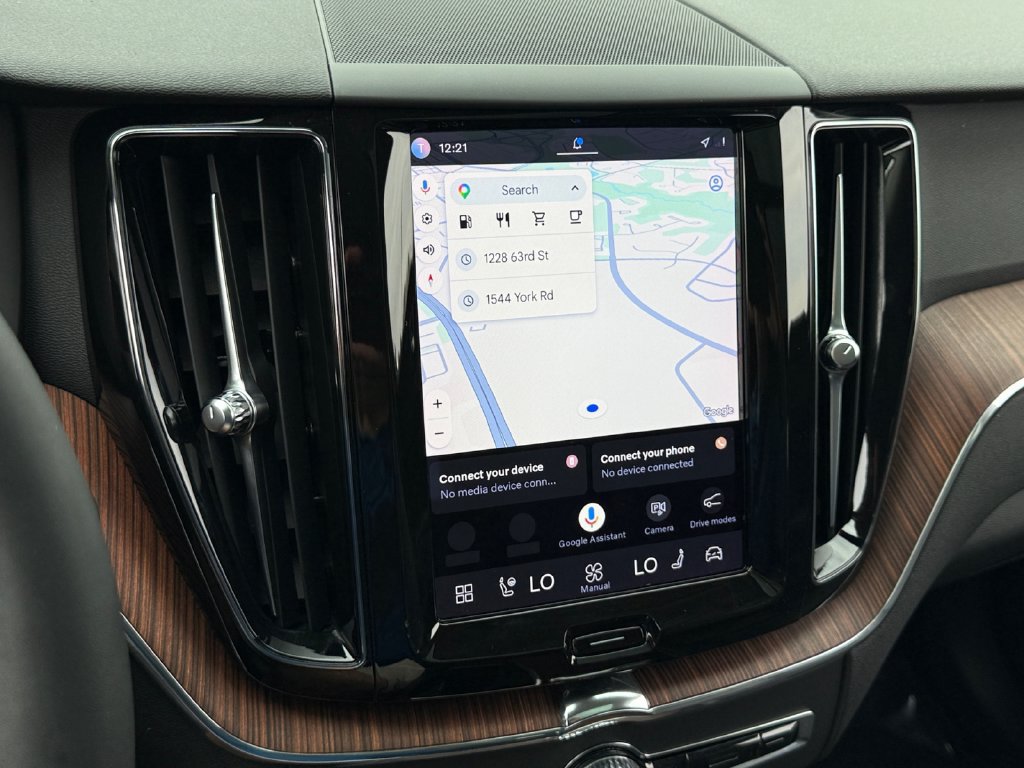 Certified 2023 Volvo XC60 B5 Plus w/ Climate Package AWD/4WD image 23