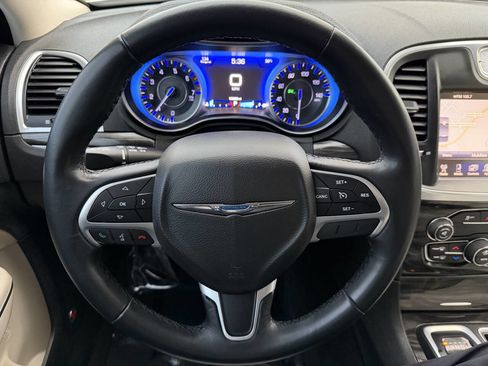 Used 2015 Chrysler 300 Limited w/ Driver Convenience Group image 19