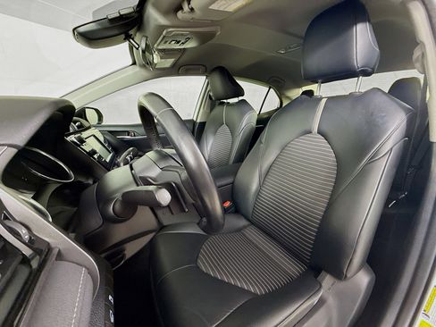Used 2019 Toyota Camry SE FWD image 24