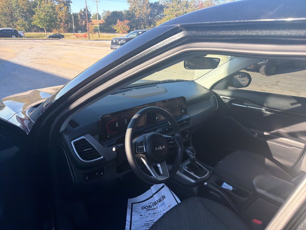 Used 2024 Kia Seltos LX AWD/4WD image 16